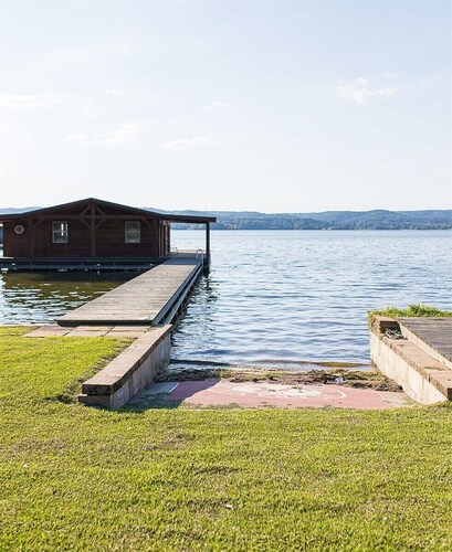 Willow Beach on Lake Guntersville