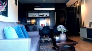 Living area - Excellent Spacious 1 Bedroom Apartment in Downtown CWB (Curitiba)