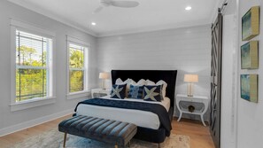 5 camere, una scrivania, ferro/asse da stiro, culla da viaggio