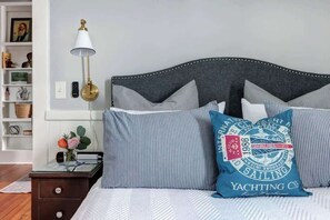1 bedroom, desk, iron/ironing board, WiFi - Portside Retreat @ Trustees' Garden | Parade Route (Savannah)