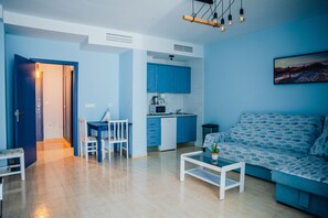 Apartment, 1 Bedroom | In-room dining - Apartamentos Ventalanuza (El Campello)