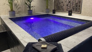 Couples treatment rooms, deep-tissue massages, Thai massages, facials - Le Passagran (Boen)