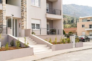 Apartment (Two Bedroom Apartment with Balcony) | Exterior