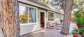 Fallbrook Vacation Rental: 3 Mi to Wineries!