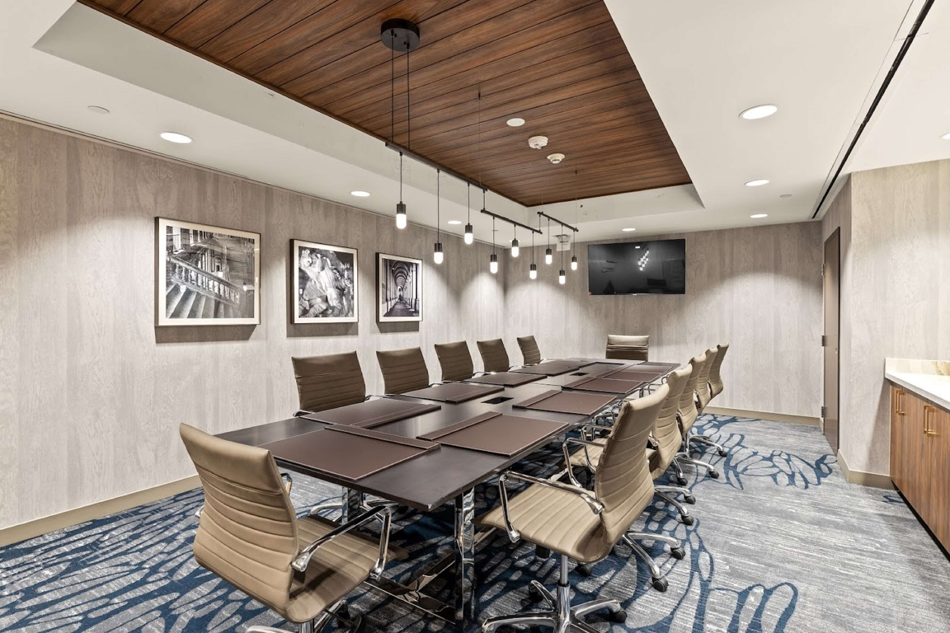 Photo - Embassy Suites by Hilton Irving Las Colinas