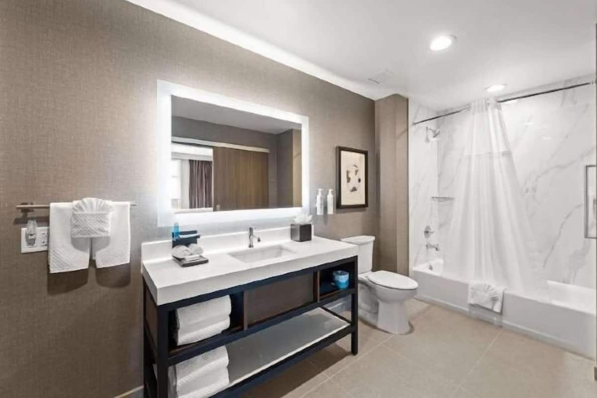 Đồ dùng nhà tắm miễn phí, khăn tắm