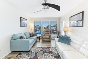 Interior - Sea Oats H 104 (Gulf Shores)