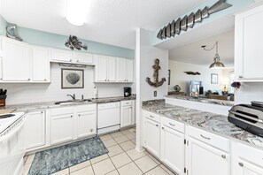 Signature Condo, 2 Bedrooms, Balcony, Pool View | Private kitchen | Fridge, microwave, oven, stovetop - Sea Oats H 104 (Gulf Shores)