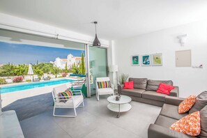 Smart TV - Protaras Greco Villa CCV2 (Πρωταράς)