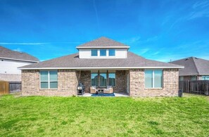 Exterior - M&J Luxury Home (Katy)