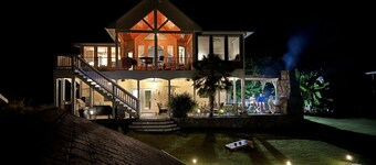 WATERFRONT/PEA HILL CREEK, BOATHOUSE, LINENS, RECENT REMODEL, OUTDOOR FIREPLACE
