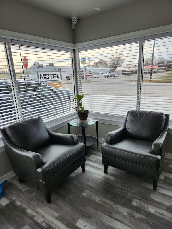 Reception - Gibson Motel (Nowata)