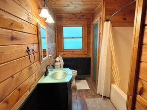 Hair dryer, bidet, towels, soap - Sunset Mountain cabin with barrel sauna, net hammock & massage chair (Ellijay)