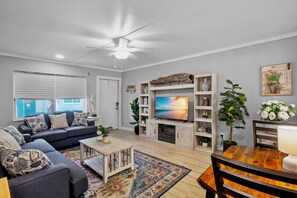 TV, offices - Island Bliss Steps from Beach & Bay! (Bradenton Beach)