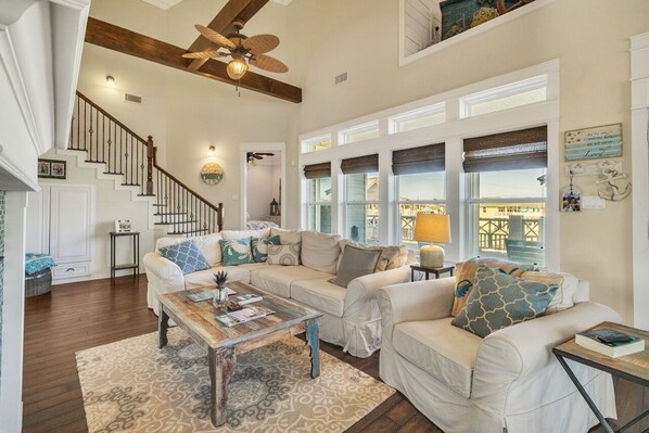 Smart TV, fireplace, DVD player