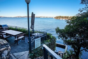 屋外ダイニングエリア