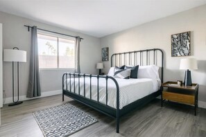 2 chambres, fer et planche à repasser, Wi-Fi, literie fournie