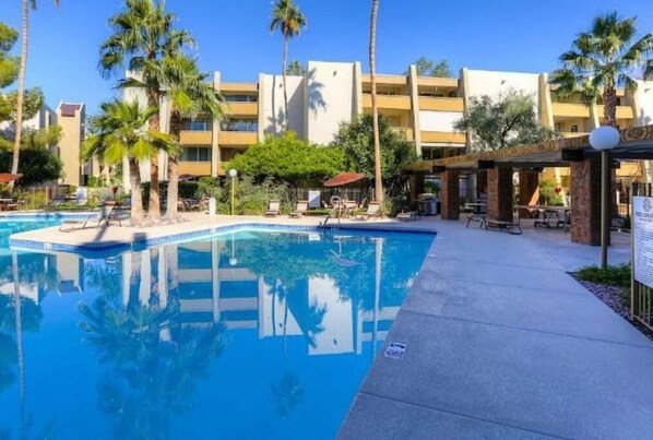 Outdoor pool, a heated pool