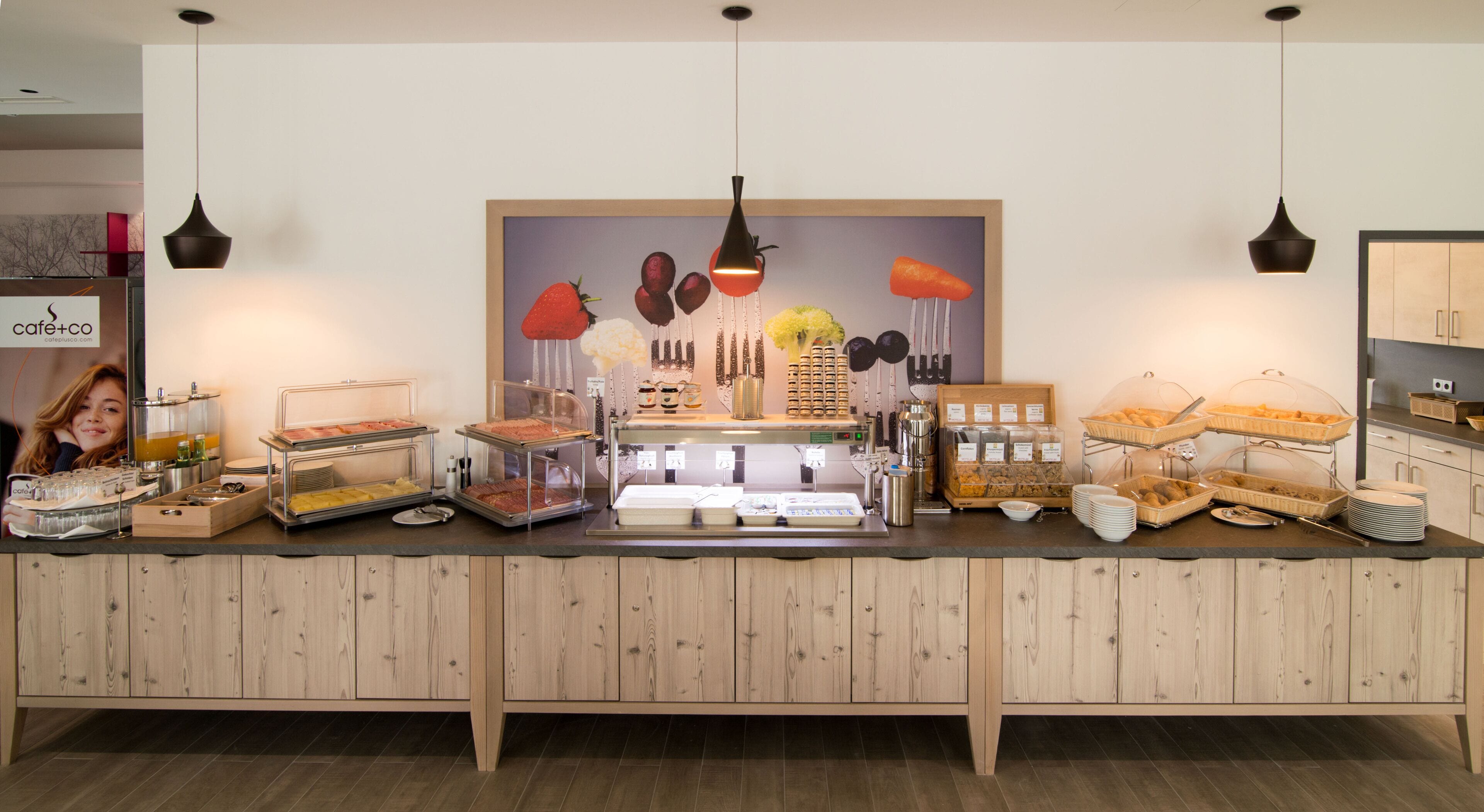 Free daily buffet breakfast