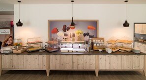 Petit déjeuner buffet compris tous les jours