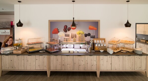 Petit déjeuner buffet compris tous les jours