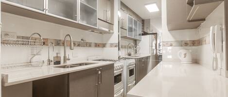 Fridge, microwave, oven, coffee/tea maker