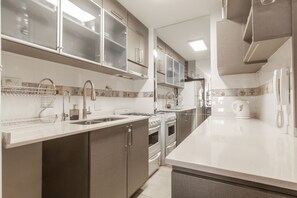 Fridge, microwave, oven, coffee/tea maker