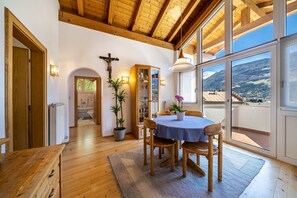 Dining - Holiday Apartment "Luisa" with Mountain View, Private Terrace & Wi-Fi (Schlanders)