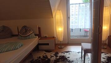 2 chambres, fer et planche à repasser, accès au Wi-Fi (inclus)