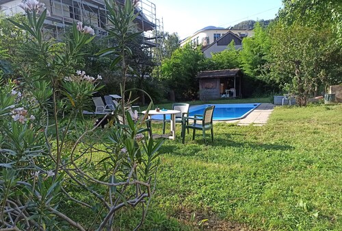 Ferienwohnung 'Jörg' mit Bergblick, Gemeinschaftspool und WLAN