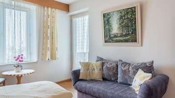 1 bedroom, desk, free WiFi, bed sheets