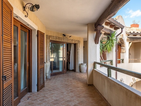 Exterior detail. Apartment "Maison Pinella" with Terraces & Wi-Fi