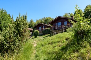 Exterior - Chalet 'Chalet Les Moraines 8' with Mountain View, Shared Pool and Private Terrace (Le Tholy)
