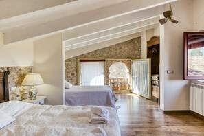 5 dormitorios, tabla de planchar con plancha, wifi gratis y ropa de cama