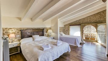 5 slaapkamers, een strijkplank/strijkijzer, gratis wifi, beddengoed