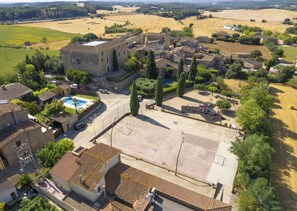 Sports court - Holiday Home 'Ca La Maria' with Mountain Views, Private Terrace and Wi-Fi (Catalunya)