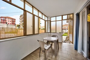 Dining - Holiday Home 'Il Gattino Di Porto Appartamento 1' with Shared Pool, Wi-Fi and Air Conditioning (Imperia)