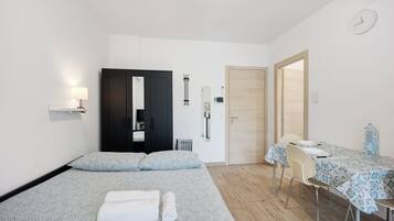 1 camera, ferro/asse da stiro, Wi-Fi gratuito, lenzuola