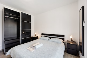 1 dormitorio, tabla de planchar con plancha, wifi gratis y ropa de cama