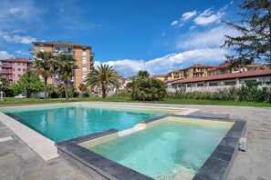 Pool - Holiday Home 'Il Gattino Di Porto Appartamento 6' with Shared Pool, Wi-Fi and Air Conditioning (Imperia)