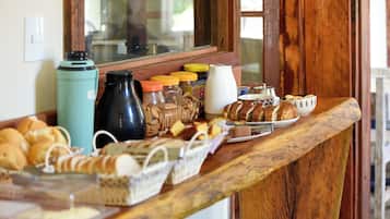 Free daily cooked-to-order breakfast