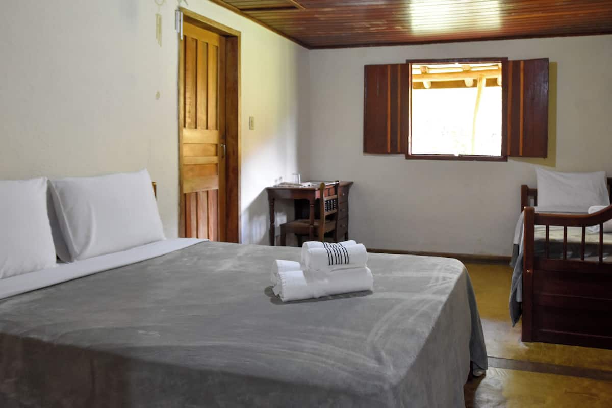 Habitación triple económica | Wifi gratis y ropa de cama