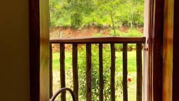 Basic Triple Room | Terrace/patio