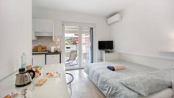 1 bedroom, iron/ironing board, free WiFi, bed sheets