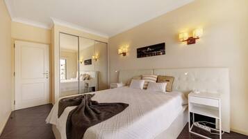 1 chambre, fer et planche Ă repasser, Wi-Fi gratuit, draps fournis