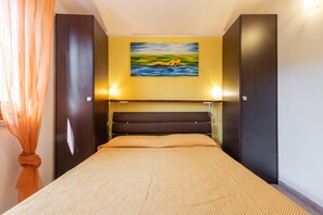 2 Schlafzimmer, Bügeleisen/Bügelbrett, Bettwäsche