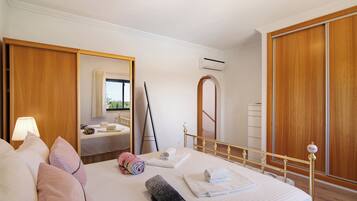 4 habitaciones, tabla de planchar con plancha y wifi gratis