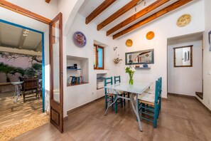 Interior - Country House 'Finca Es Carregador' with Sea View, Wi-Fi and Air Conditioning (Capdepera)