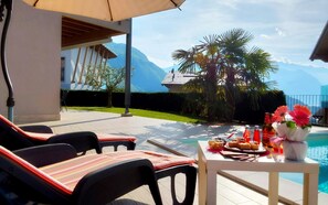 تناول الطعام بالخارج