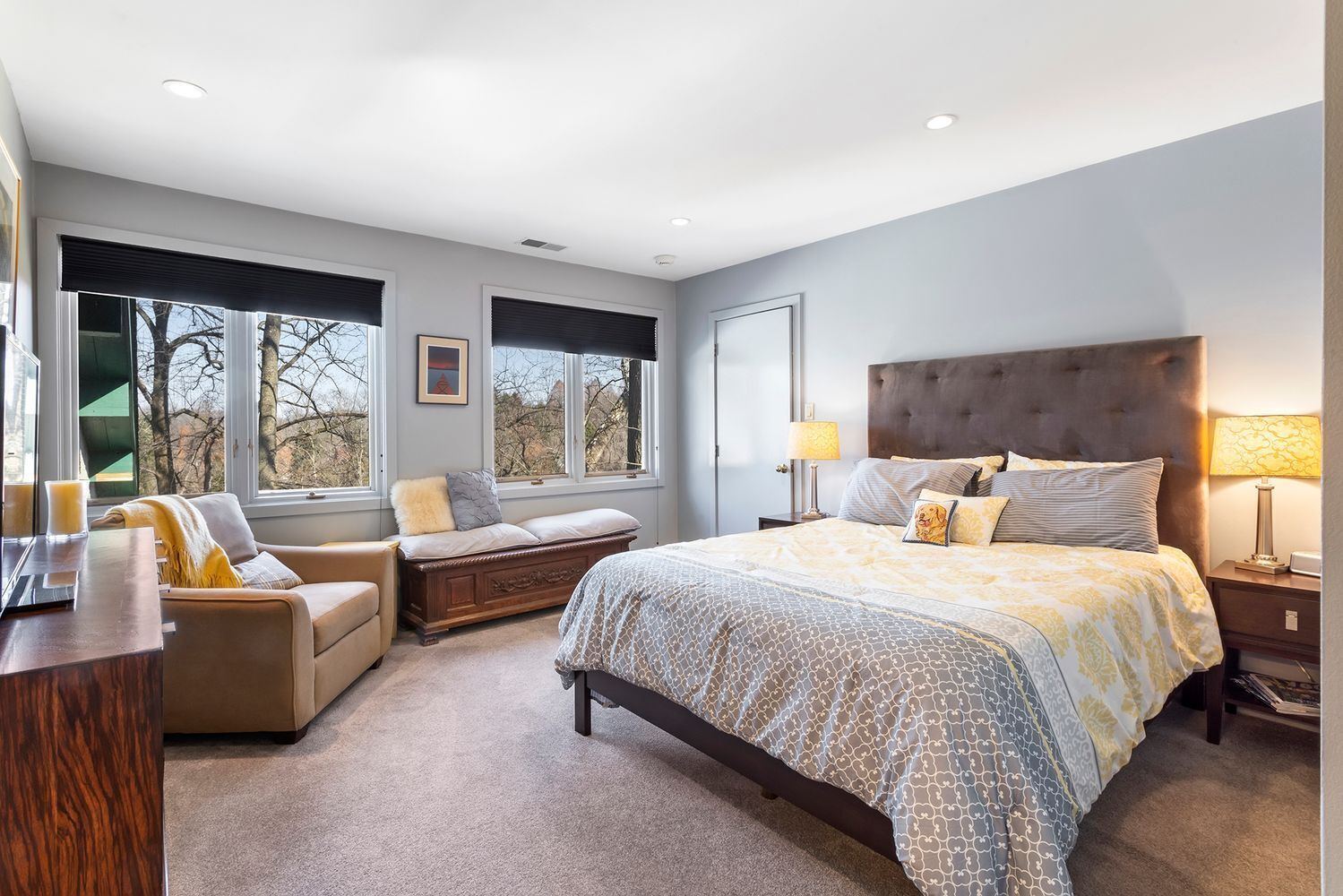 6 bedrooms, in-room safe, desk, iron/ironing board